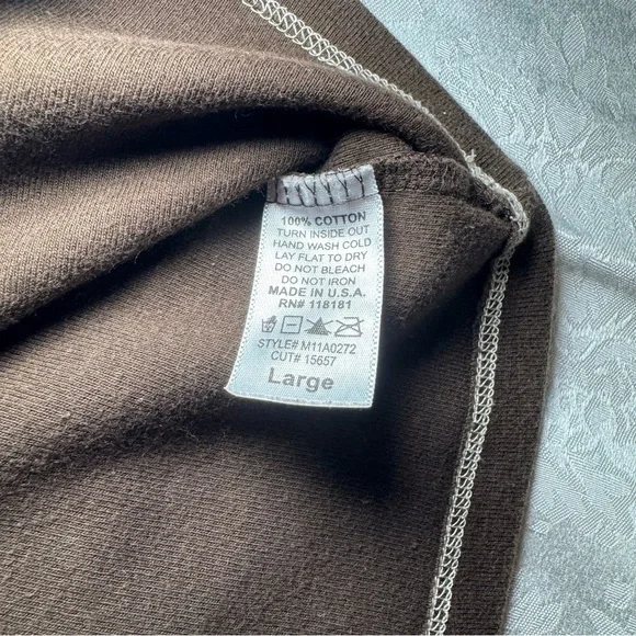 Elegant Brown and Cream Short Sleeve Tee - Picture 3 of 5